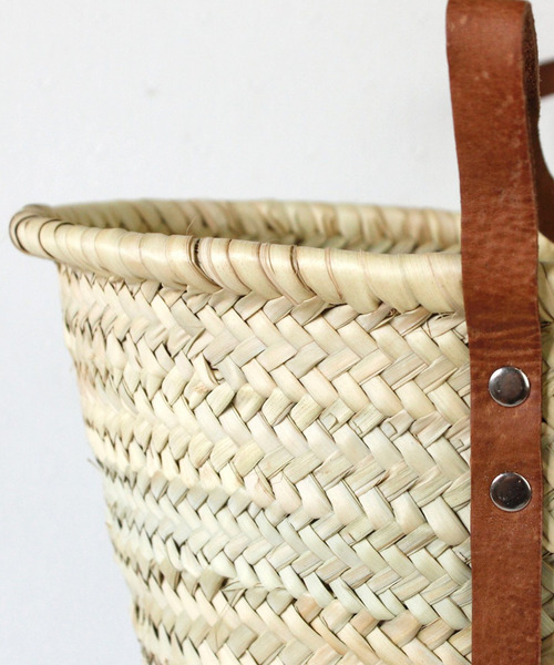 UNBILLION(アンビリオン)の「アフリカンスクエアー AFRICANSQUARE / タザドームかごバッグ 平革(かごバッグ・レディース・ベージュ・FREE)」の3枚目の写真