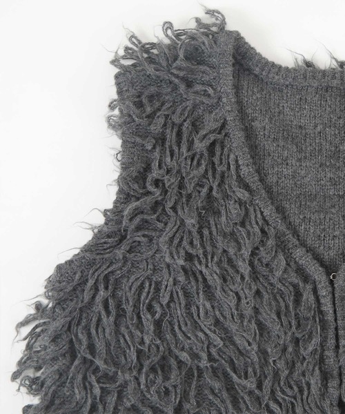 titivate（ティティベイト）の「ループフリンジニットベスト（ベスト・レディース・チャコール/グレイッシュベージュ/アイボリー・FREE）」の22枚目の写真