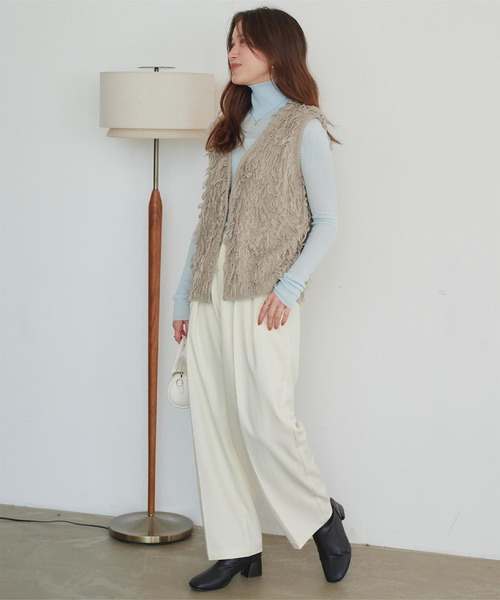 titivate（ティティベイト）の「ループフリンジニットベスト（ベスト・レディース・チャコール/グレイッシュベージュ/アイボリー・FREE）」の13枚目の写真