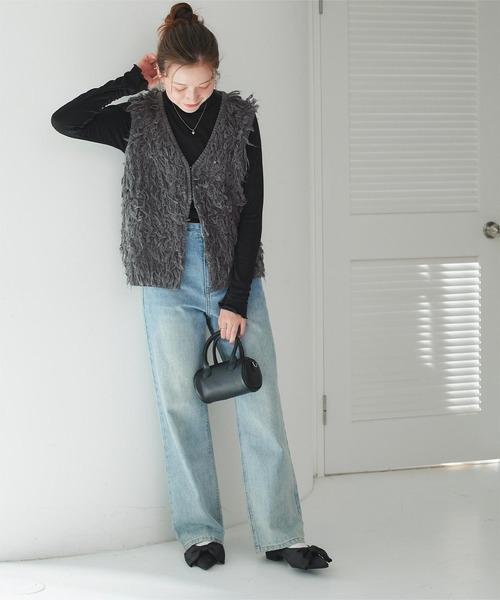 titivate（ティティベイト）の「ループフリンジニットベスト（ベスト・レディース・チャコール/グレイッシュベージュ/アイボリー・FREE）」の8枚目の写真