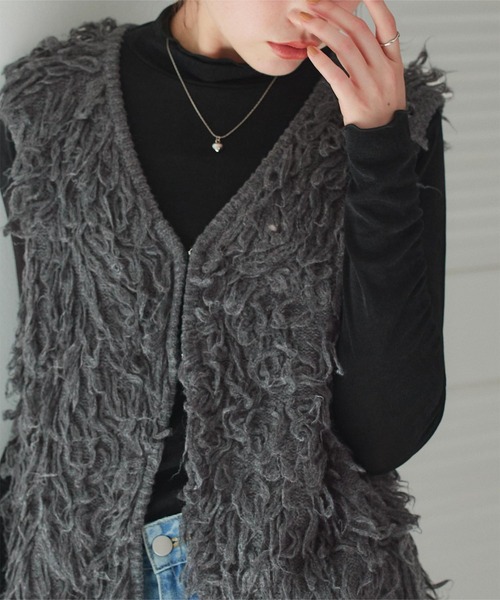 titivate（ティティベイト）の「ループフリンジニットベスト（ベスト・レディース・チャコール/グレイッシュベージュ/アイボリー・FREE）」の9枚目の写真