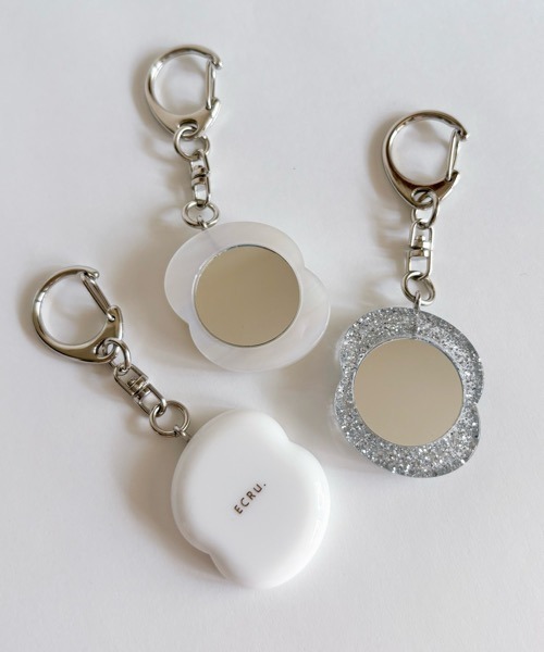 tone（トーン）の「【ECRu.】ナッツ ミニ ミラー チャーム（キーケース/キーアクセサリー・レディース・その他/シルバー/ホワイト・FREE）」の5枚目の写真