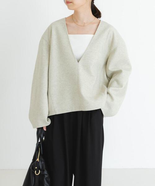 URBAN RESEARCH(アーバンリサーチ)の「ウールライクVネックトップス(Tシャツ/カットソー・レディース・アイボリー/チャコールグレー・FREE)」の1枚目の写真