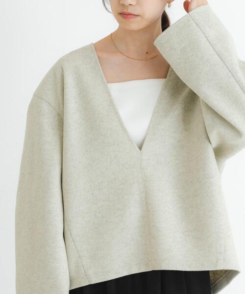 未使用SACRA アイボリー Vネック トップス 洗濯機洗い可 Vネック バックスリット ニット トップス