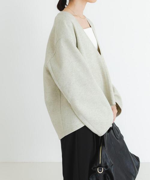 URBAN RESEARCH(アーバンリサーチ)の「ウールライクVネックトップス(Tシャツ/カットソー・レディース・アイボリー/チャコールグレー・FREE)」の6枚目の写真