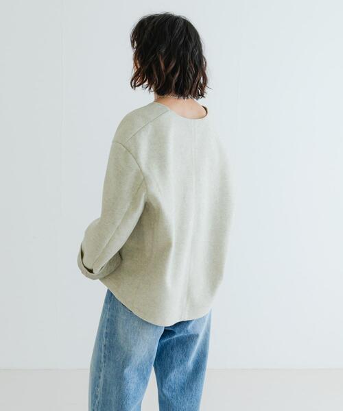 URBAN RESEARCH(アーバンリサーチ)の「ウールライクVネックトップス(Tシャツ/カットソー・レディース・アイボリー/チャコールグレー・FREE)」の11枚目の写真