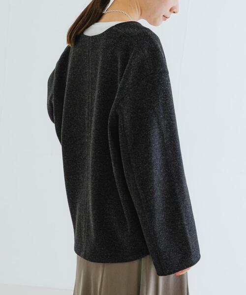 URBAN RESEARCH(アーバンリサーチ)の「ウールライクVネックトップス(Tシャツ/カットソー・レディース・アイボリー/チャコールグレー・FREE)」の19枚目の写真
