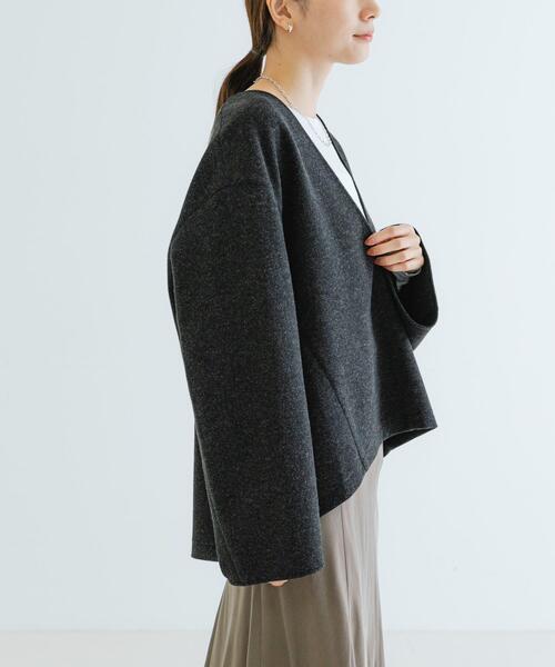 URBAN RESEARCH(アーバンリサーチ)の「ウールライクVネックトップス(Tシャツ/カットソー・レディース・アイボリー/チャコールグレー・FREE)」の20枚目の写真