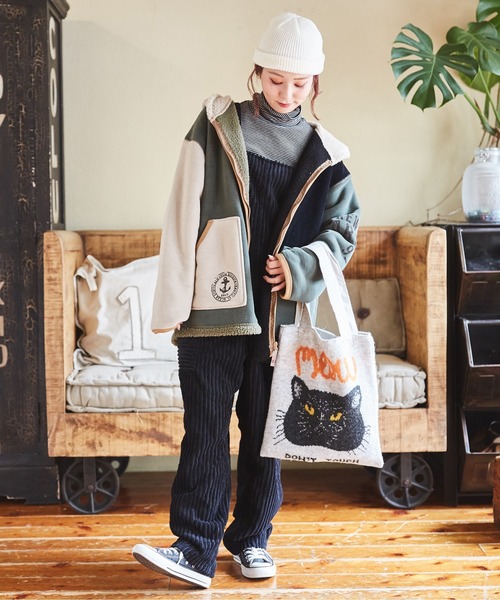 CUBE SUGAR（キューブシュガー）の「リサイクルニットジャガードトートバッグ（トートバッグ・レディース・スミクロ/ベージュ/トップグレー・M）」の5枚目の写真