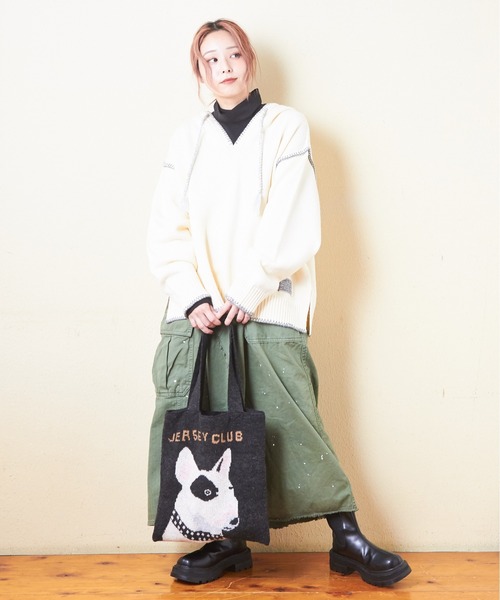 CUBE SUGAR（キューブシュガー）の「リサイクルニットジャガードトートバッグ（トートバッグ・レディース・スミクロ/ベージュ/トップグレー・M）」の8枚目の写真