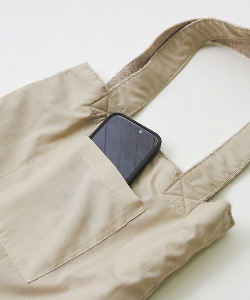 CUBE SUGAR（キューブシュガー）の「リサイクルニットジャガードトートバッグ（トートバッグ・レディース・スミクロ/ベージュ/トップグレー・M）」の19枚目の写真