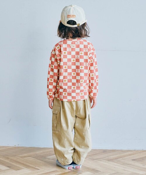 p.premier（ピードットプルミエ）の「ヘビロテしたくなる総柄長袖ストレッチTシャツ（Tシャツ/カットソー・キッズ・ブラック/アイボリー/サックスブルー/ベージュ/チャコール/オフホワイト/グリーン/レッド・80/90/100/110/120/130）」の20枚目の写真