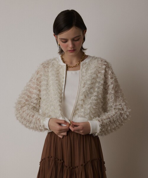 GRACE CONTINENTAL（グレースコンチネンタル）の「フリンジニットzipカーディガン（ニット/セーター・レディース・ブラック/ホワイト/ブルー・36）」の3枚目の写真