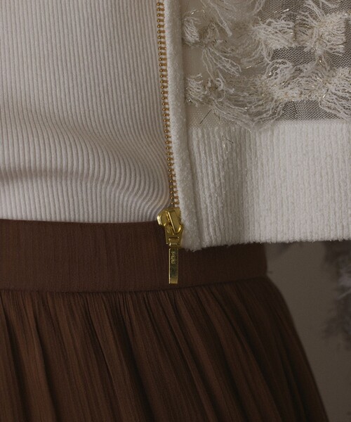 GRACE CONTINENTAL（グレースコンチネンタル）の「フリンジニットzipカーディガン（ニット/セーター・レディース・ブラック/ホワイト/ブルー・36）」の17枚目の写真