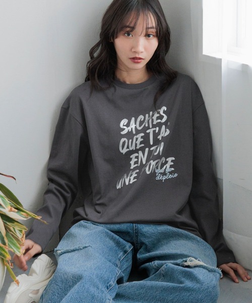 LOWRYS FARM(ローリーズファーム)の「ロゴプリントLS 240593(Tシャツ/カットソー・レディース・ホワイト/ネイビー/アイボリー/チャコールグレー・FREE)」の1枚目の写真