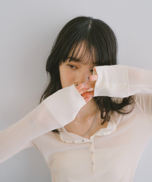 andme（アンドミー）の「【新色追加】ヘンリーネックシアートップス（Tシャツ/カットソー・レディース・ブラック/アイボリー/オフホワイト/グレー/ピンク/ダークベージュ/イエロー・FREE）」の14枚目の写真