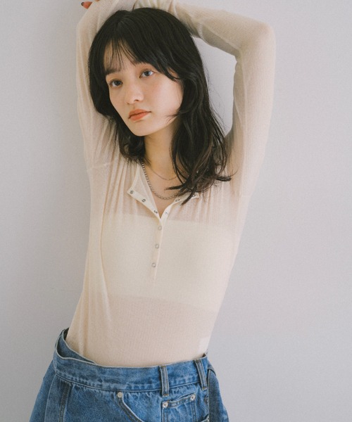 andme（アンドミー）の「【新色追加】ヘンリーネックシアートップス（Tシャツ/カットソー・レディース・ブラック/アイボリー/オフホワイト/グレー/ピンク/ダークベージュ/イエロー・FREE）」の22枚目の写真