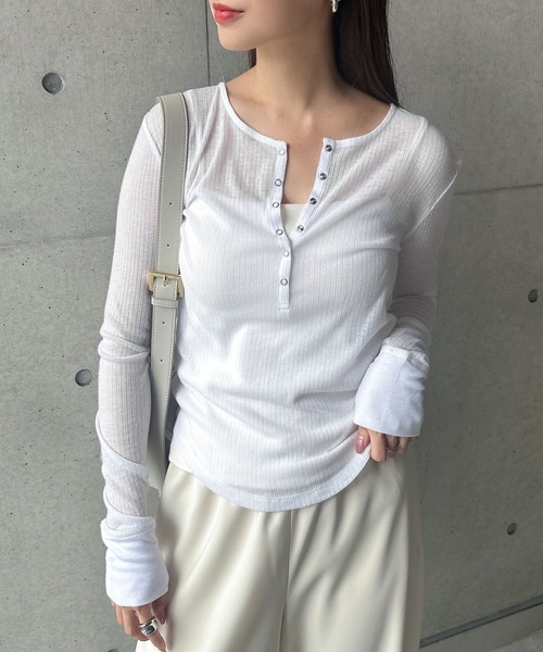 andme（アンドミー）の「【新色追加】ヘンリーネックシアートップス（Tシャツ/カットソー・レディース・ブラック/アイボリー/オフホワイト/グレー/ピンク/ダークベージュ/イエロー・FREE）」の9枚目の写真