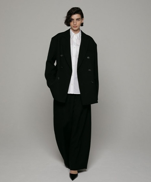 ETRE TOKYO(エトレトウキョウ)の「SANTEダブルブレストボクシージャケット(テーラードジャケット・レディース・ブラック/グレー・M/S)」の3枚目の写真