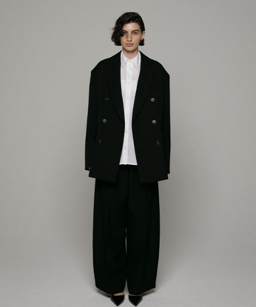 ETRE TOKYO(エトレトウキョウ)の「SANTEダブルブレストボクシージャケット(テーラードジャケット・レディース・ブラック/グレー・M/S)」の4枚目の写真