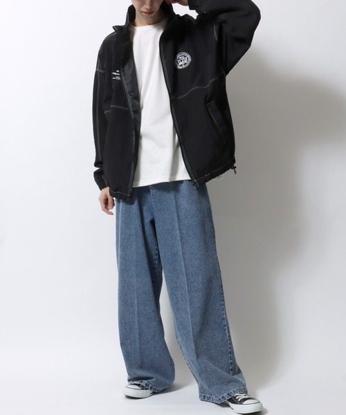 Mark Gonzales(マーク・ゴンザレス)の「MARK GONZALES ARTWORK COLLECTION/マークゴンザレス 別注 ワンポイント刺繍 オーバーサイズ ブロークコア ナイロンジャケット トラックジャケット ブルゾン(ナイロンジャケット・メンズ・ブラック/ライトグレー/ブラック系その他/ブラック系その他2/ネイビー/ブルーグリーン・XL/L/M)」の18枚目の写真