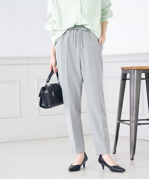 a.v.v（アーヴェヴェ）の「【イージーケア/ストレッチ】美ラクるイージーテーパードパンツ（その他パンツ・レディース・ブラック/ネイビー/グレー/ブルー・40/38/36/34/42）」の3枚目の写真