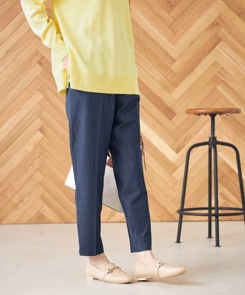 a.v.v（アーヴェヴェ）の「【イージーケア/ストレッチ】美ラクるイージーテーパードパンツ（その他パンツ・レディース・ブラック/ネイビー/グレー/ブルー・40/38/36/34/42）」の4枚目の写真