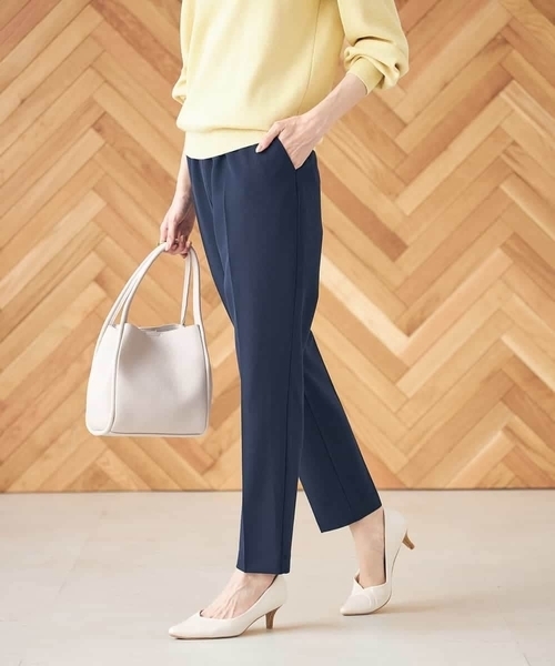 a.v.v（アーヴェヴェ）の「【イージーケア/ストレッチ】美ラクるイージーテーパードパンツ（その他パンツ・レディース・ブラック/ネイビー/グレー/ブルー・40/38/36/34/42）」の14枚目の写真