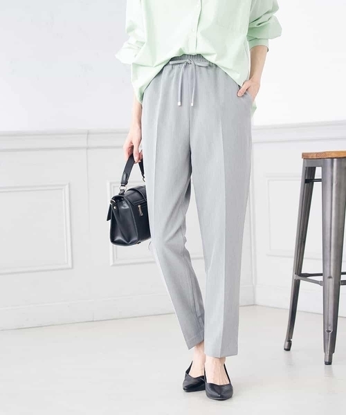a.v.v（アーヴェヴェ）の「【イージーケア/ストレッチ】美ラクるイージーテーパードパンツ（その他パンツ・レディース・ブラック/ネイビー/グレー/ブルー・40/38/36/34/42）」の18枚目の写真