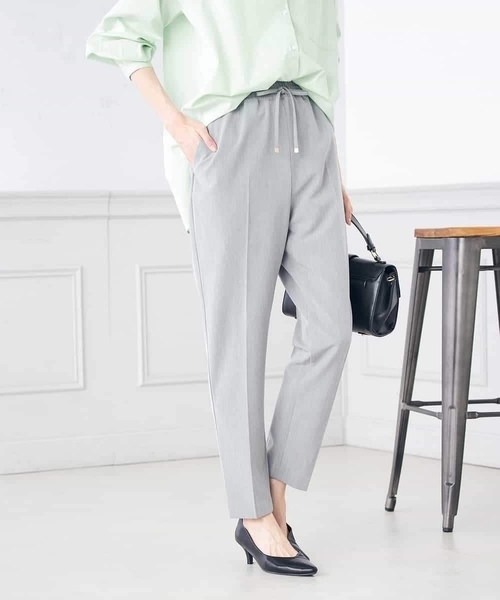 a.v.v（アーヴェヴェ）の「【イージーケア/ストレッチ】美ラクるイージーテーパードパンツ（その他パンツ・レディース・ブラック/ネイビー/グレー/ブルー・40/38/36/34/42）」の19枚目の写真