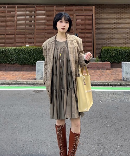 りーる　新品　CADUNÉ フリルデザイン ノースリーブチュニック ノースリーブ フリル チュニック レイヤード (チュニック