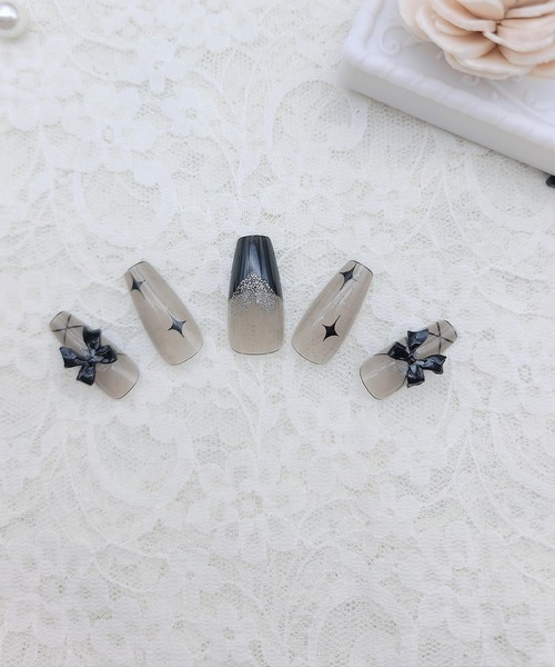 Lace Ladies（レースレディース）の「3D リボン付き モノトーン ネイルチップ セット（ネイルシール/ネイルチップ・レディース・ブラック・FREE）」の3枚目の写真