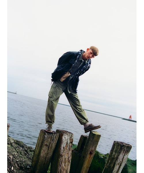 Barbour(バブアー)の「Heritage + / ヘリテージ プラス Durham モディファイド ジャケット(ブルゾン・メンズ・オリーブ/ネイビー・SMALL/MEDIUM)」の3枚目の写真