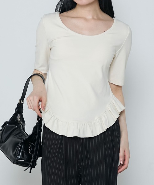 le ELMi（ルエルミ）の「Round hem frill ballet neck tee / ラウンド裾フリル バレエネック カットソー（Tシャツ/カットソー・レディース・ブラック/オフホワイト・FREE）」の11枚目の写真