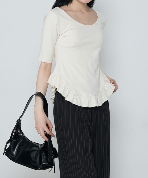 le ELMi（ルエルミ）の「Round hem frill ballet neck tee / ラウンド裾フリル バレエネック カットソー（Tシャツ/カットソー・レディース・ブラック/オフホワイト・FREE）」の13枚目の写真