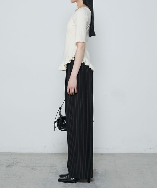 le ELMi（ルエルミ）の「Round hem frill ballet neck tee / ラウンド裾フリル バレエネック カットソー（Tシャツ/カットソー・レディース・ブラック/オフホワイト・FREE）」の17枚目の写真