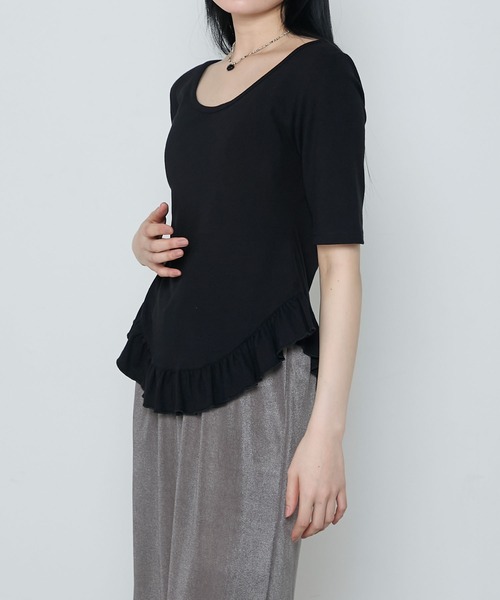 le ELMi（ルエルミ）の「Round hem frill ballet neck tee / ラウンド裾フリル バレエネック カットソー（Tシャツ/カットソー・レディース・ブラック/オフホワイト・FREE）」の22枚目の写真
