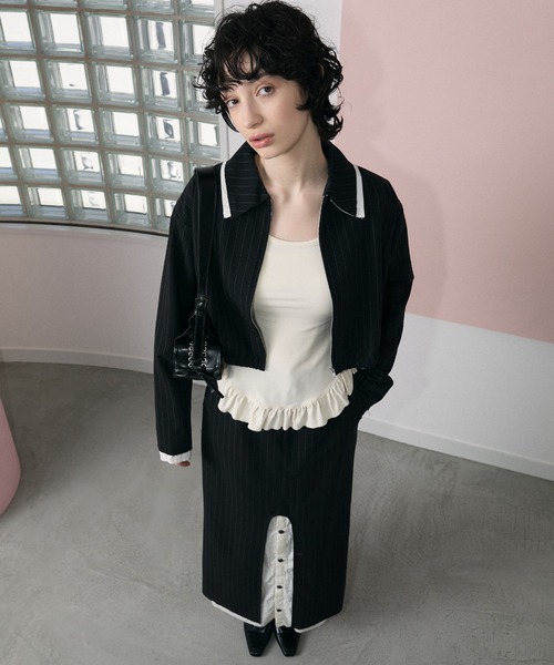 le ELMi（ルエルミ）の「Round hem frill ballet neck tee / ラウンド裾フリル バレエネック カットソー（Tシャツ/カットソー・レディース・ブラック/オフホワイト・FREE）」の4枚目の写真