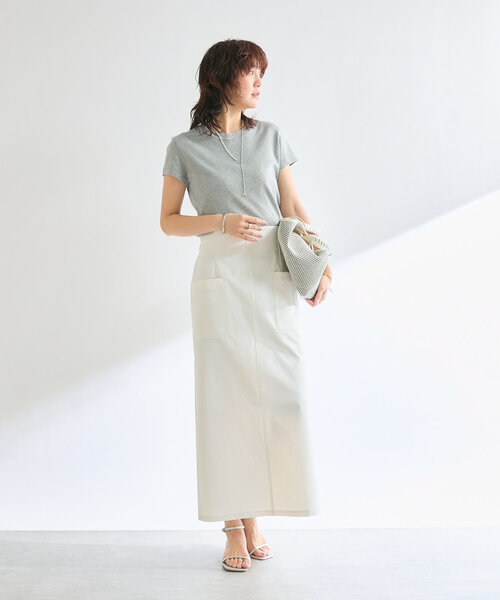 RIVE DROITE（リヴドロワ）の「【MONN.:.(モン)】シンプルTee（Tシャツ/カットソー・レディース・ホワイト/ブラック/グレー・FREE）」の16枚目の写真