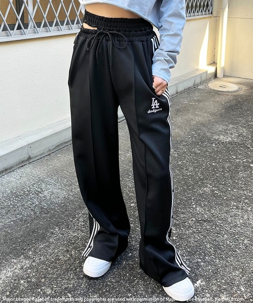 BACK TO THE FIELD（バック トゥー ザ フィールド）の「【MLB】刺繍ロゴウエストデザイントラックパンツ（その他パンツ・レディース・ブラック/ホワイト/ブルー・FREE）」の6枚目の写真