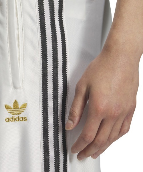 adidas(アディダス)の「adidas Originals SST TRACK PANTS(アディダスオリジナルス SST トラックパンツ)(その他パンツ・メンズ・ブラック系/ブラック/ホワイト系・MEDIUM/LARGE/X-LARGE/SMALL/XX-LARGE)」の7枚目の写真