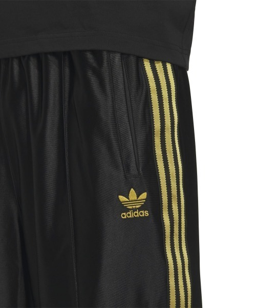 adidas(アディダス)の「adidas Originals SST TRACK PANTS(アディダスオリジナルス SST トラックパンツ)(その他パンツ・メンズ・ブラック系/ブラック/ホワイト系・MEDIUM/LARGE/X-LARGE/SMALL/XX-LARGE)」の17枚目の写真