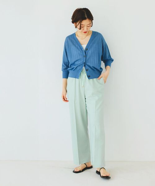 le.coeur blanc（ルクールブラン）の「《手洗い可能》シアーワイドリブラメVカーディガン（カーディガン/ボレロ・レディース・ネイビー/ベージュ/グレイッシュベージュ/ブルー・38）」の5枚目の写真