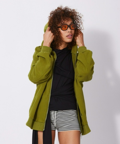 FIG&VIPER（フィグアンドバイパー）の「LOGO BIGフーディ（パーカー・レディース・カーキ/アイボリー/ブラック・FREE）」の8枚目の写真