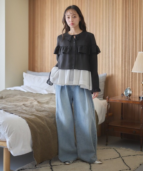 earth music&ecology(アースミュージックアンドエコロジー)の「フリル切替えショートブラウス(シャツ/ブラウス・レディース・オフホワイト/イエロー/ライトカーキ/ブラック・FREE)」の15枚目の写真