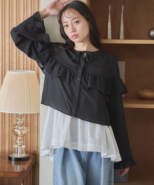 earth music&ecology(アースミュージックアンドエコロジー)の「フリル切替えショートブラウス(シャツ/ブラウス・レディース・オフホワイト/イエロー/ライトカーキ/ブラック・FREE)」の13枚目の写真