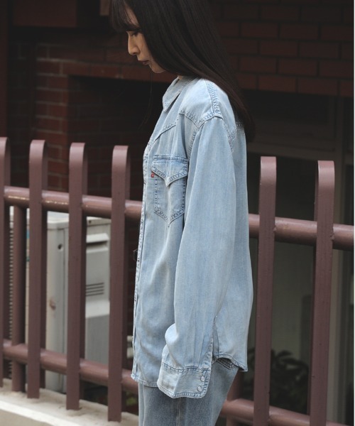 Levi's（リーバイス）の「【Levi's】ウエスタンシャツ（シャツ/ブラウス・レディース・ライトインディゴブルー・L/M/S）」の3枚目の写真
