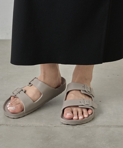 COLONY 2139（コロニートゥーワンスリーナイン）の「EVAサンダル（サンダル・レディース・ホワイト/ブラック/グレイッシュベージュ・MEDIUM/LARGE）」の3枚目の写真