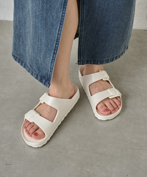 COLONY 2139（コロニートゥーワンスリーナイン）の「EVAサンダル（サンダル・レディース・ホワイト/ブラック/グレイッシュベージュ・MEDIUM/LARGE）」の20枚目の写真