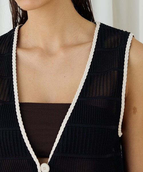 ほぼ新品！！DES PRÉSシアータックニット Vネックジレ DES PRES（デ・プレ）の「シアータックニット Vネックジレ